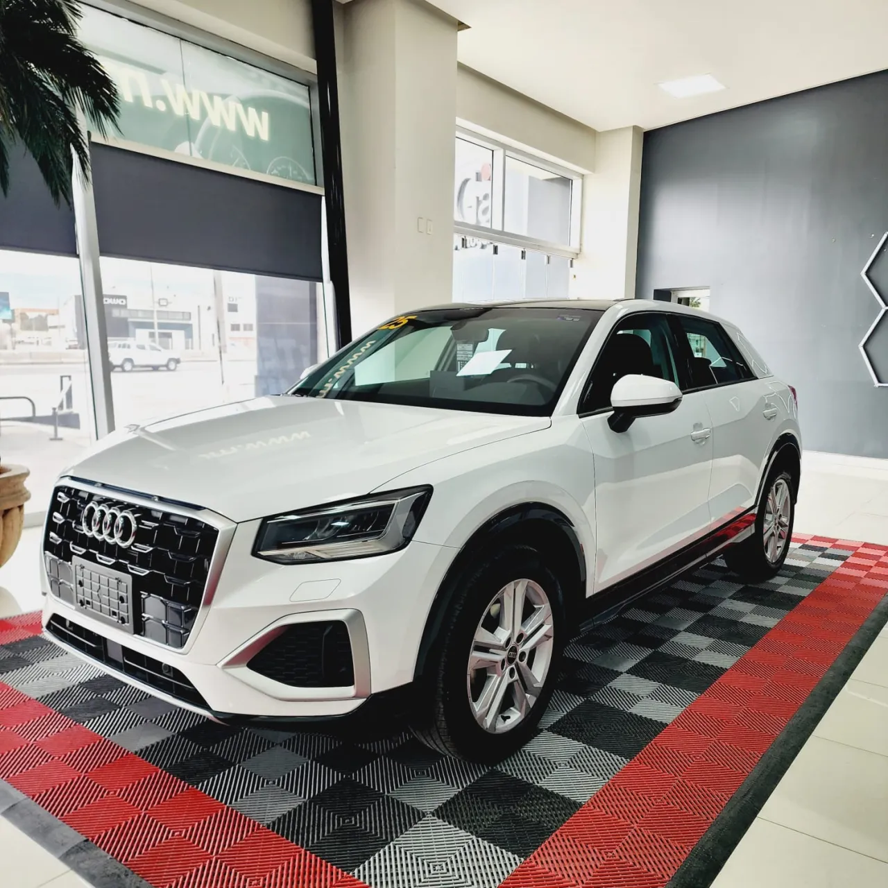 Audi Q2 Select 2025