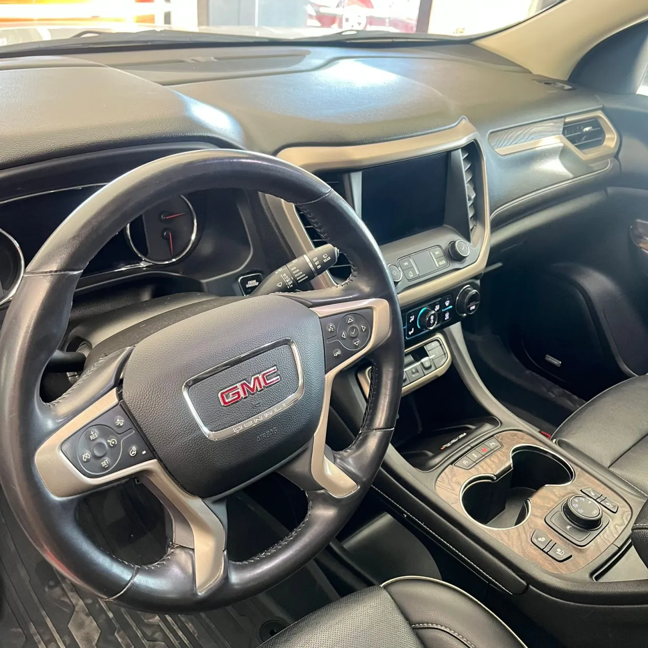 GMC Acadia Denali 2021, foto 8