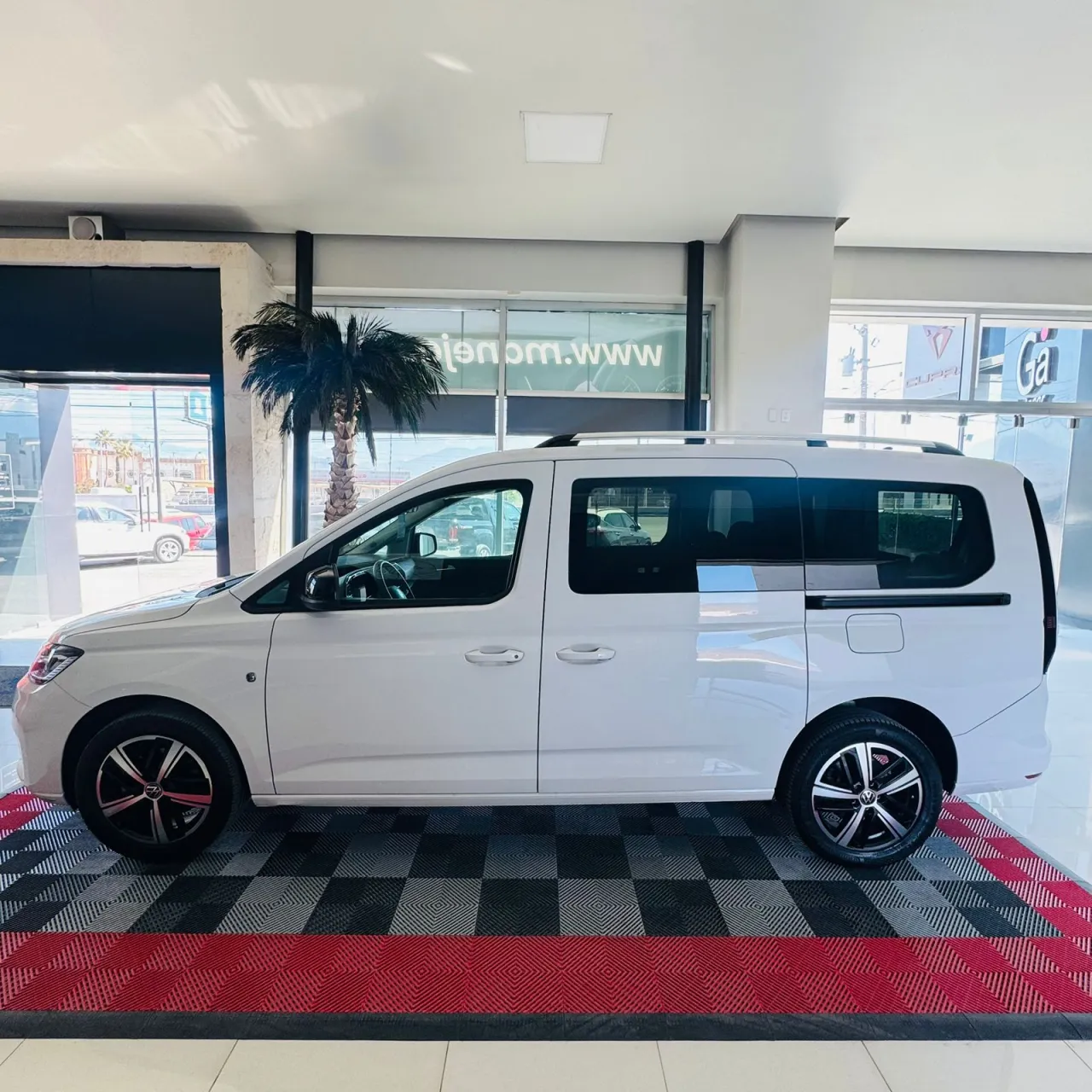 Volkswagen Caddy Maxi 2023, foto 2